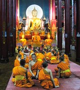 Wat Pan Tao, with schoolboy monks