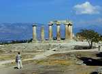 Corinth - the Temple of Apollo, the Town, the Bay, the Mountains (605x440, 84.0 kilobytes)