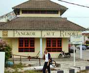 Since all access is by boat, the resort has this office at the port town of Lumut. (669x550, 97.3 kilobytes)