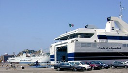 Our ferry awaits.  The <i>Isola di Stromboli</i> is new and fast. (770x438, 83.5 kilobytes)