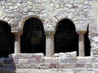 Cathedral Cloister - reused Greek and Roman columns (667x500, 94.1 kilobytes)