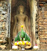 Wat Pa Sak - niche in the main chedi
